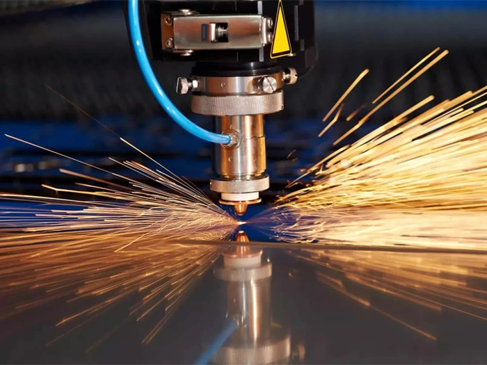 Gia công cơ khí cắt laser CNC là gì?