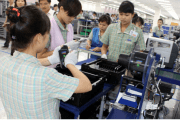 Vì sao doanh nghiệp Việt khó chen chân làm ốc vít, sạc pin cho Samsung
